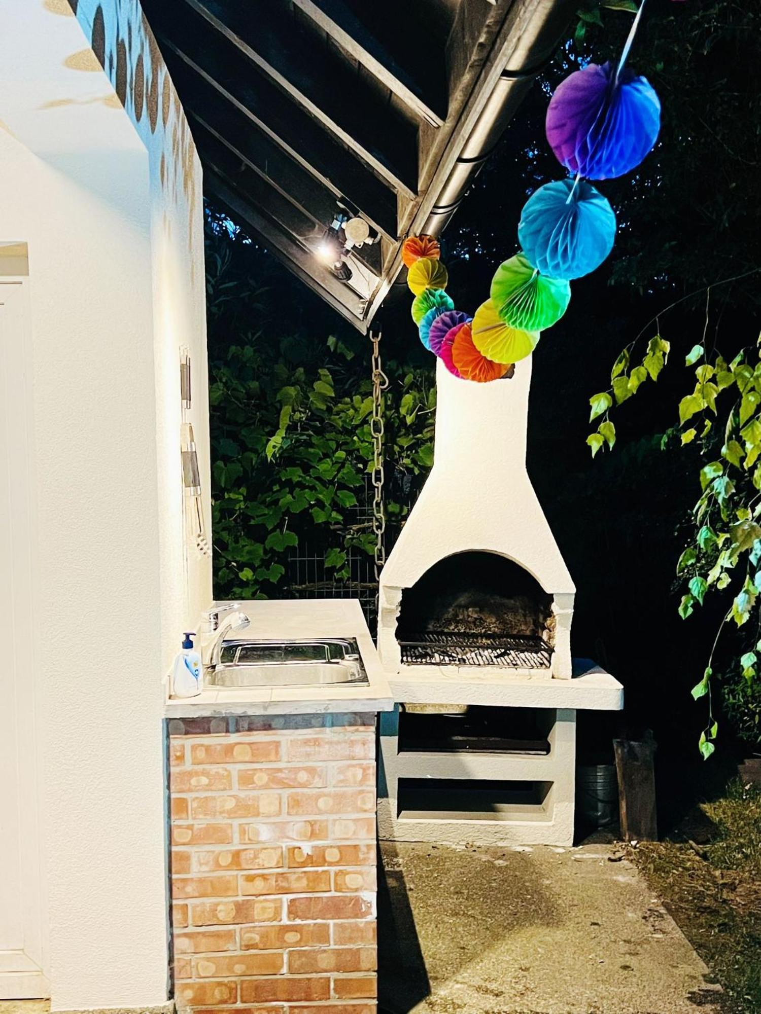 Evie'S Tree House Villa Dragomirna Ngoại thất bức ảnh