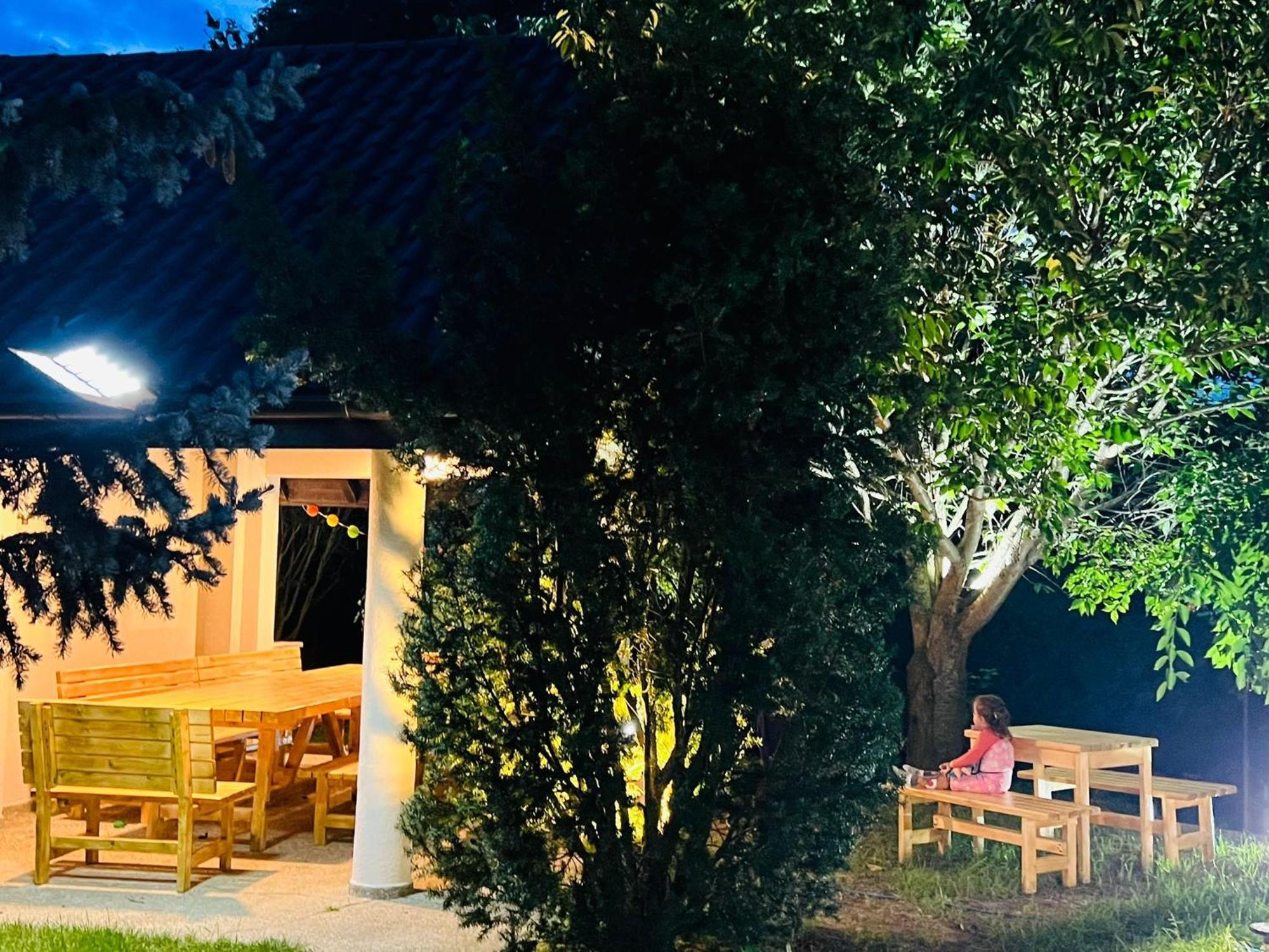 Evie'S Tree House Villa Dragomirna Ngoại thất bức ảnh