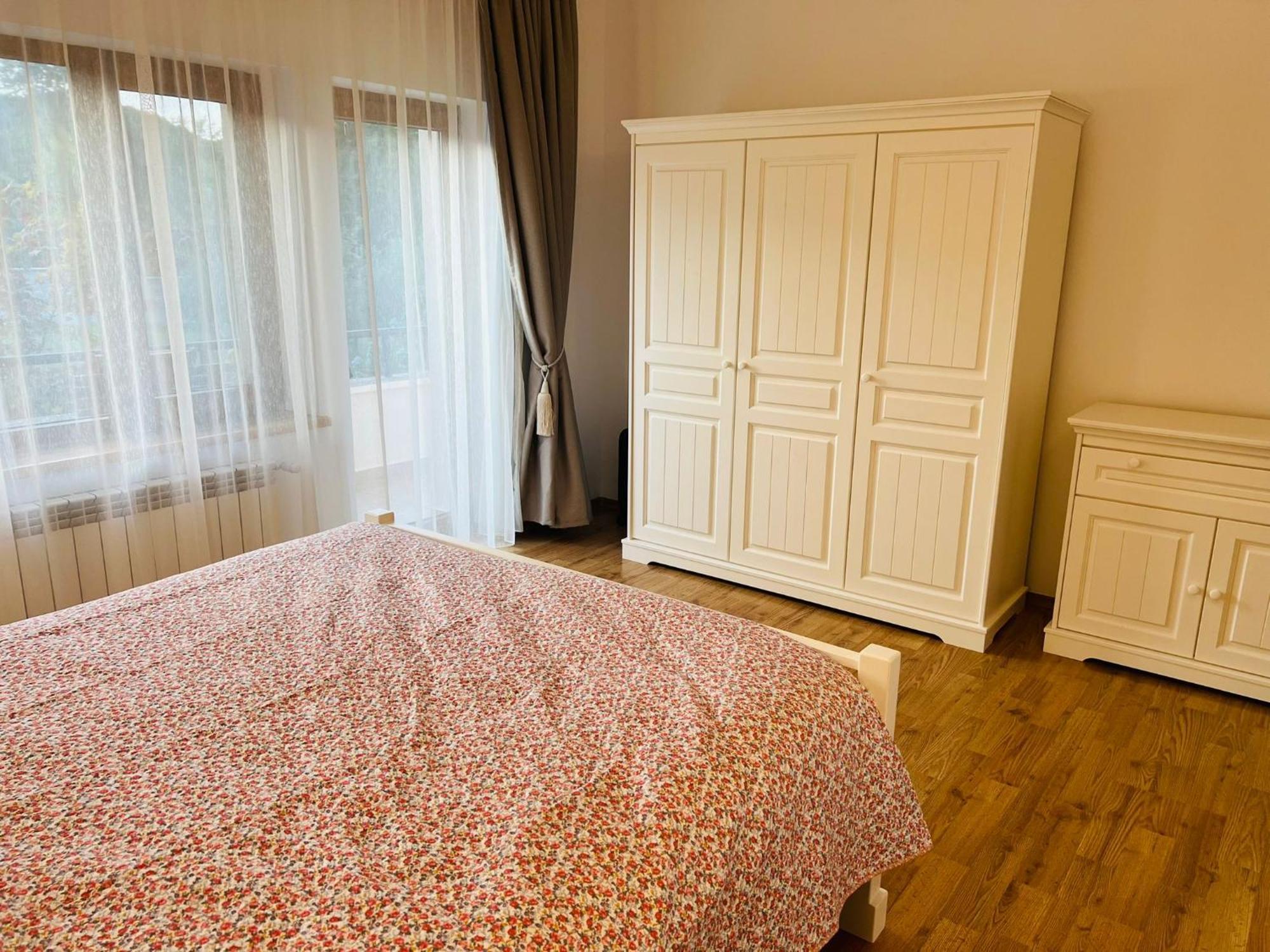 Evie'S Tree House Villa Dragomirna Ngoại thất bức ảnh