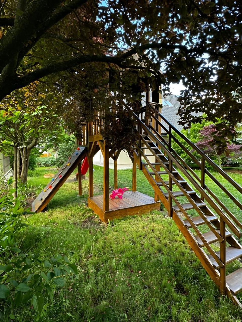 Evie'S Tree House Villa Dragomirna Ngoại thất bức ảnh