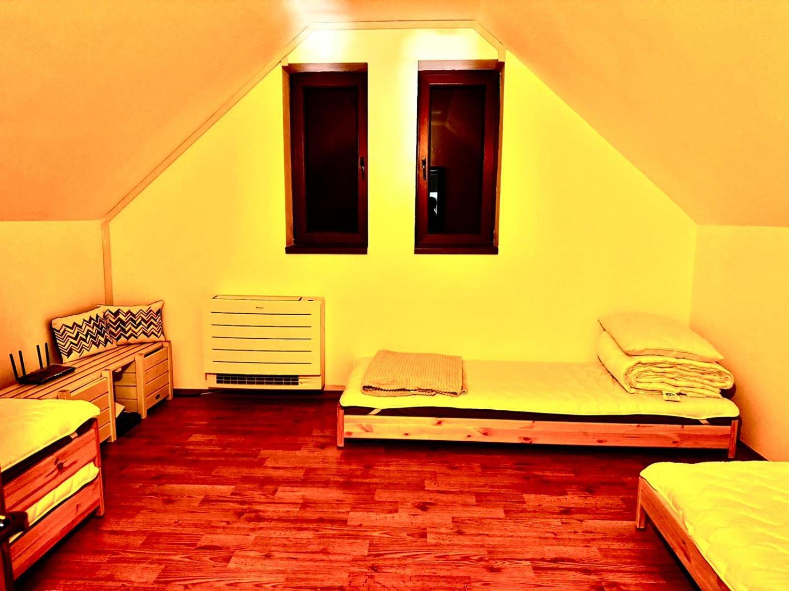 Evie'S Tree House Villa Dragomirna Ngoại thất bức ảnh